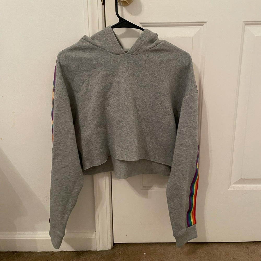 Super cute crop sweater